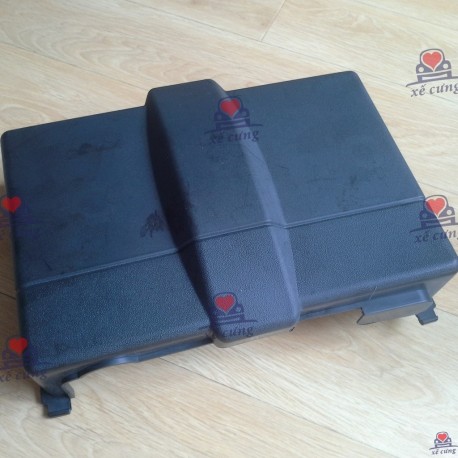 Nắp hộp acquy Mondeo mk3 2003-2008