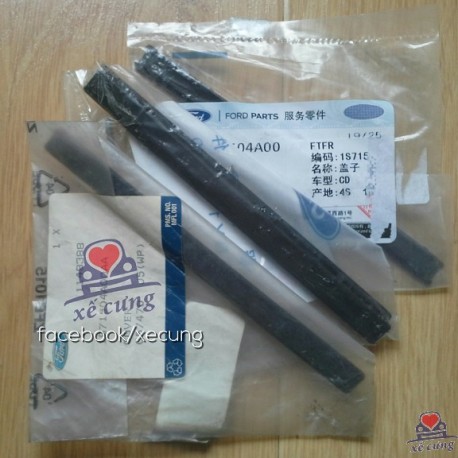 Nẹp che ốc mái xe Mondeo mk3 2003-2008 (chính hãng)